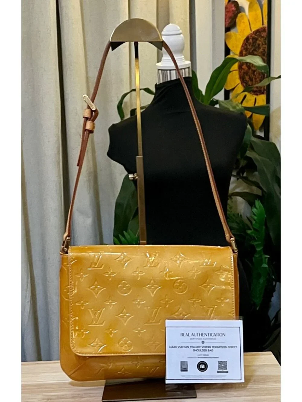 ✺ AUTHENTIC LOUIS VUITTON VERNISE THOMSPON STREET SHOULDER BAG ✺✺